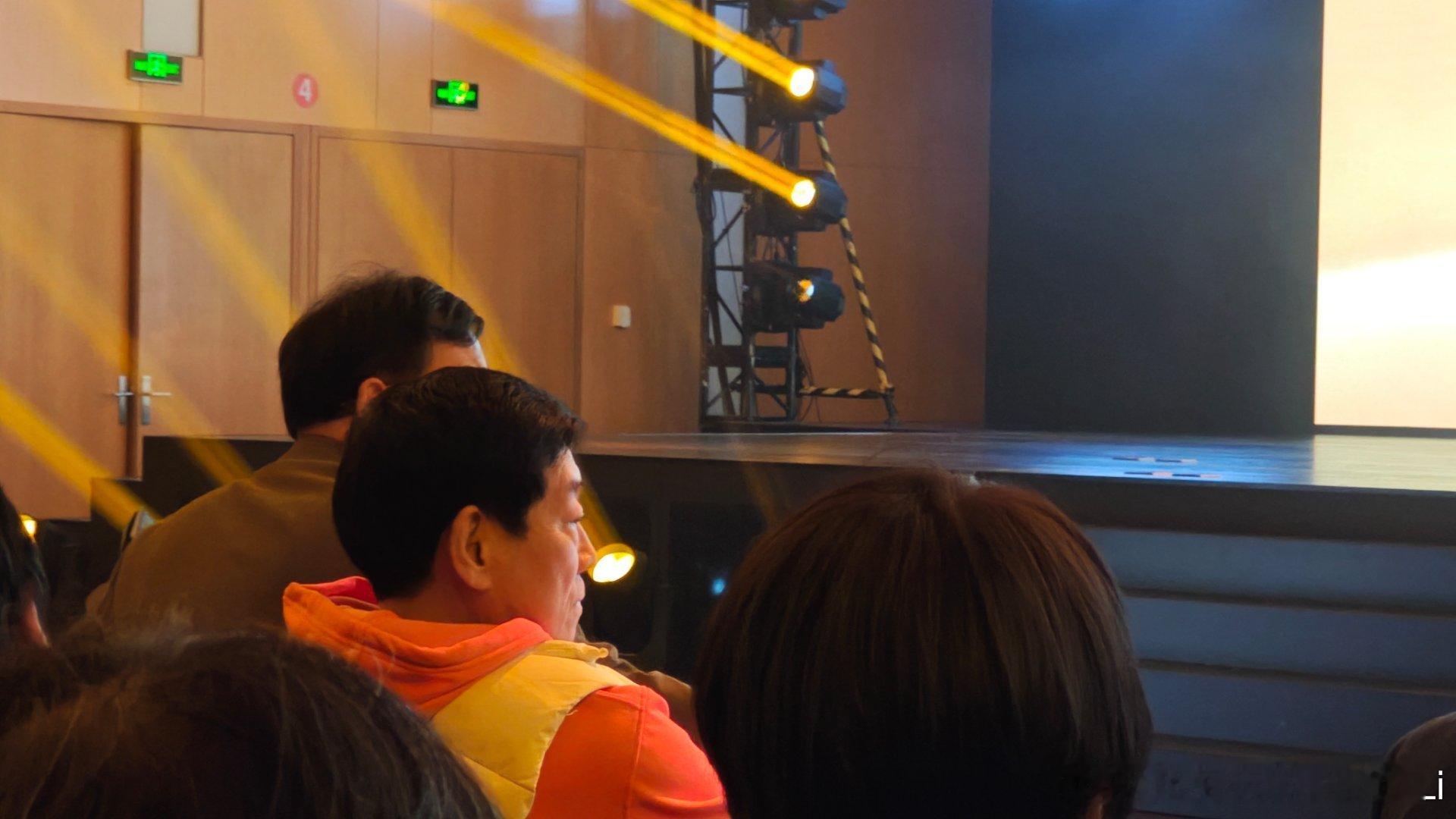 第一次离魏总 这么近  