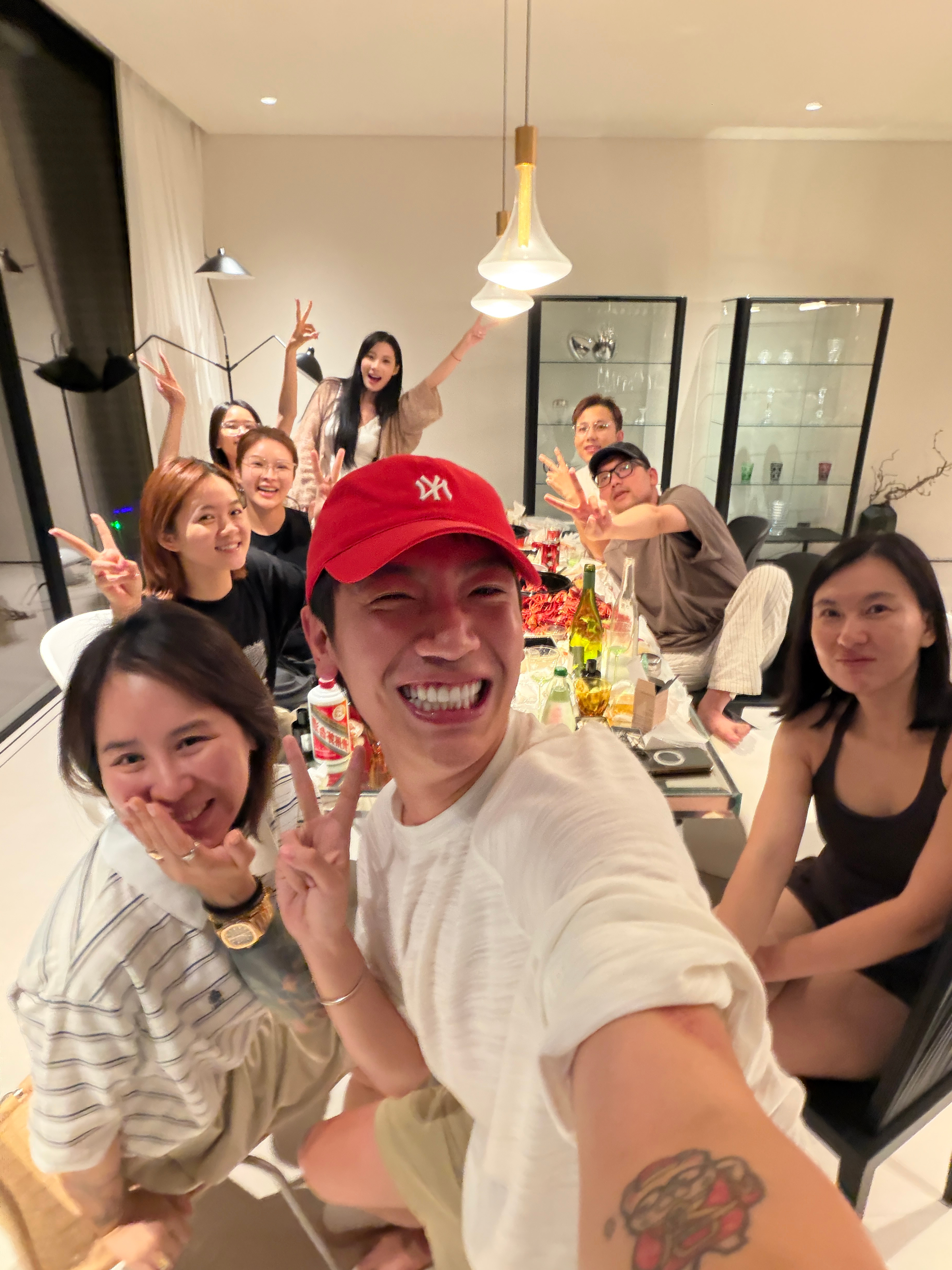 开心的夜晚！又和圈总相见啦！每一次跟圈总见面都超级超级开心！Ps：圈总家完全艺术