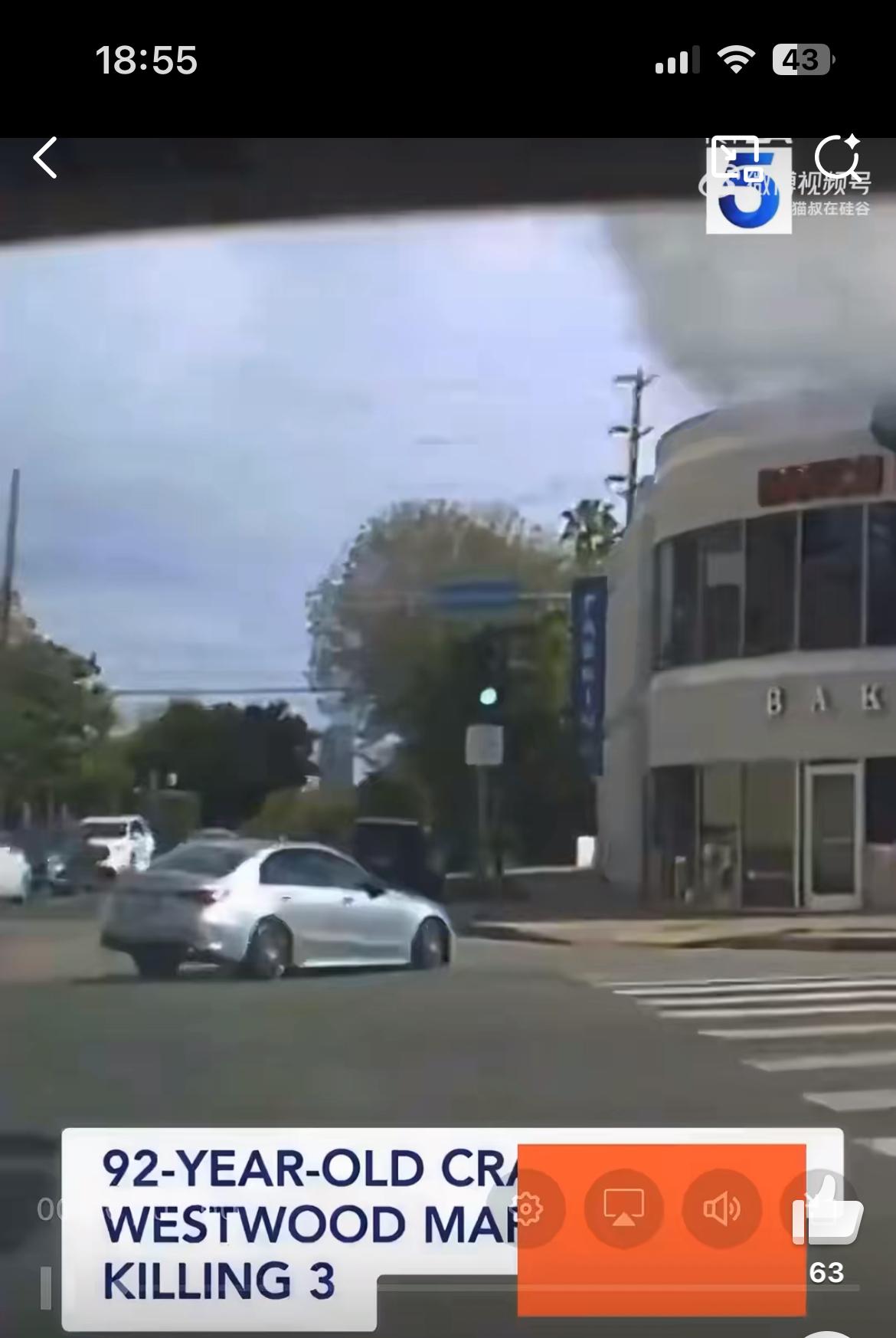 92岁美国老太驾驶丰田车冲入华人超市，撞死3人，伤6人，92岁还能开车这就是不负