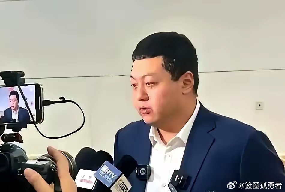 辽篮还是继续低调做事，有谁来了球迷高兴就OK了，有谁走了也不必惊讶哈。 