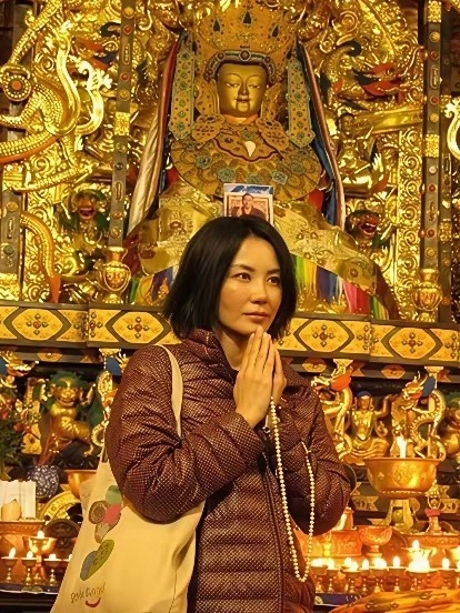 这么多年来王菲确实心很诚，但王菲拜来拜去拜的到底是什么？ 