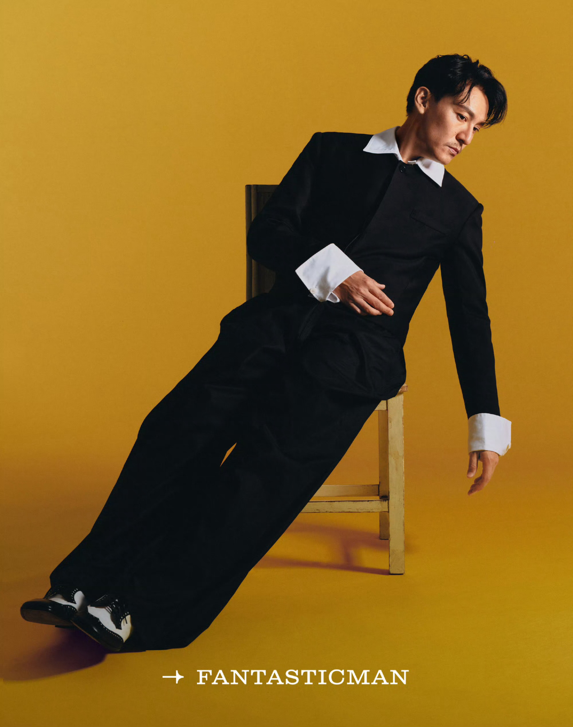 FantasticMan张震封面封面上的张震没有在笑但眼神里有内容不是拒人千里的