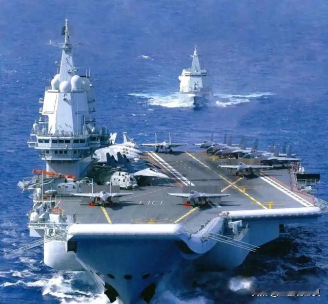 中国海军公众号，5月19日，辽宁号航母打击群前往西太平洋进行实弹射击实战演练，西