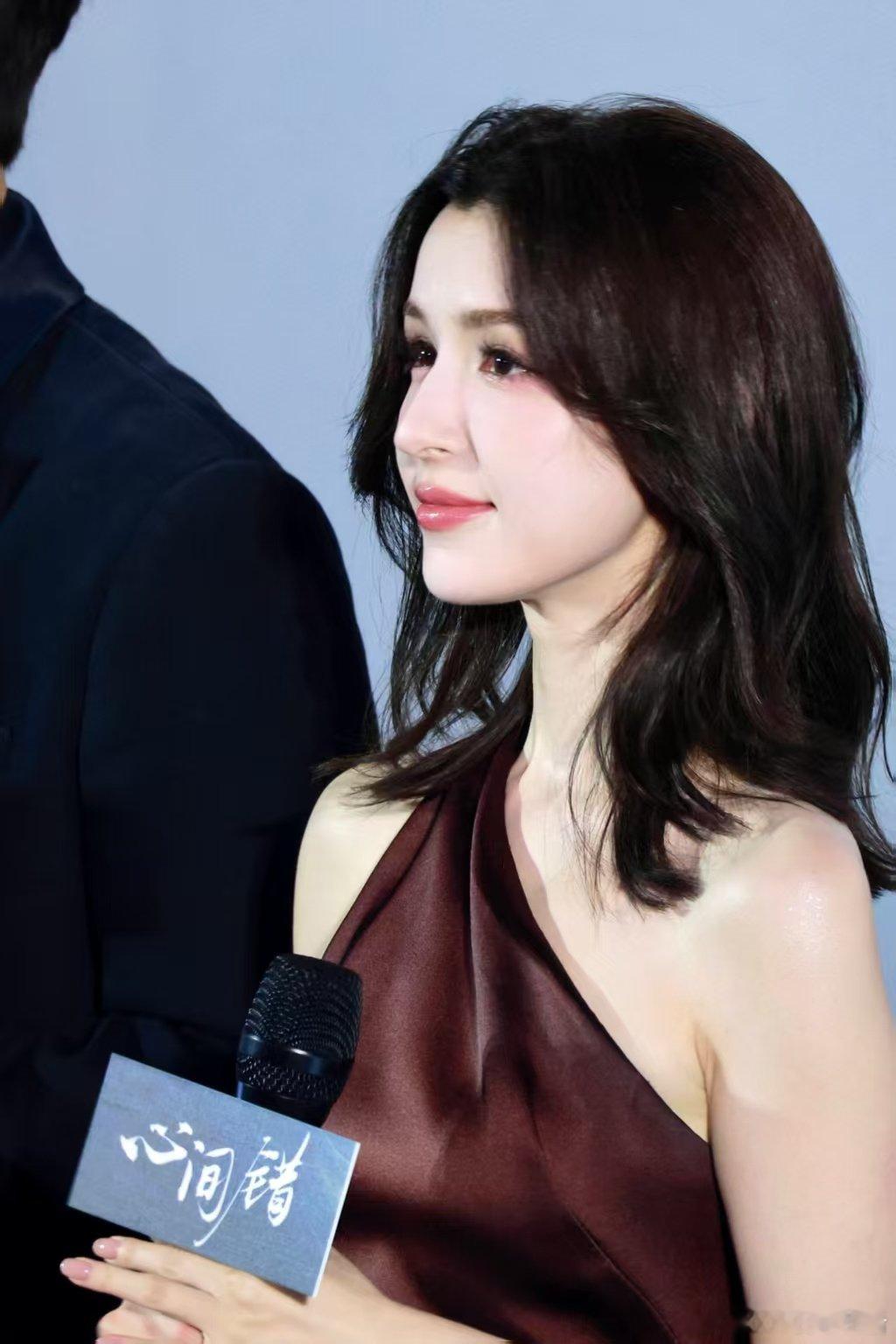 哈妮克孜媚骨天成哈妮克孜骨相建模级别哈妮克孜这张完美的脸！ 