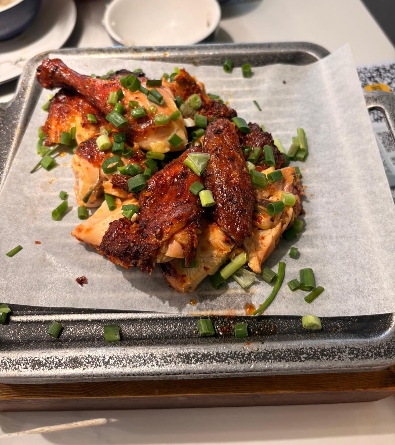 现在的饭店太卷了，虽然给消费者带来了实惠，但是我觉得这样长久发展下去，对这个行业