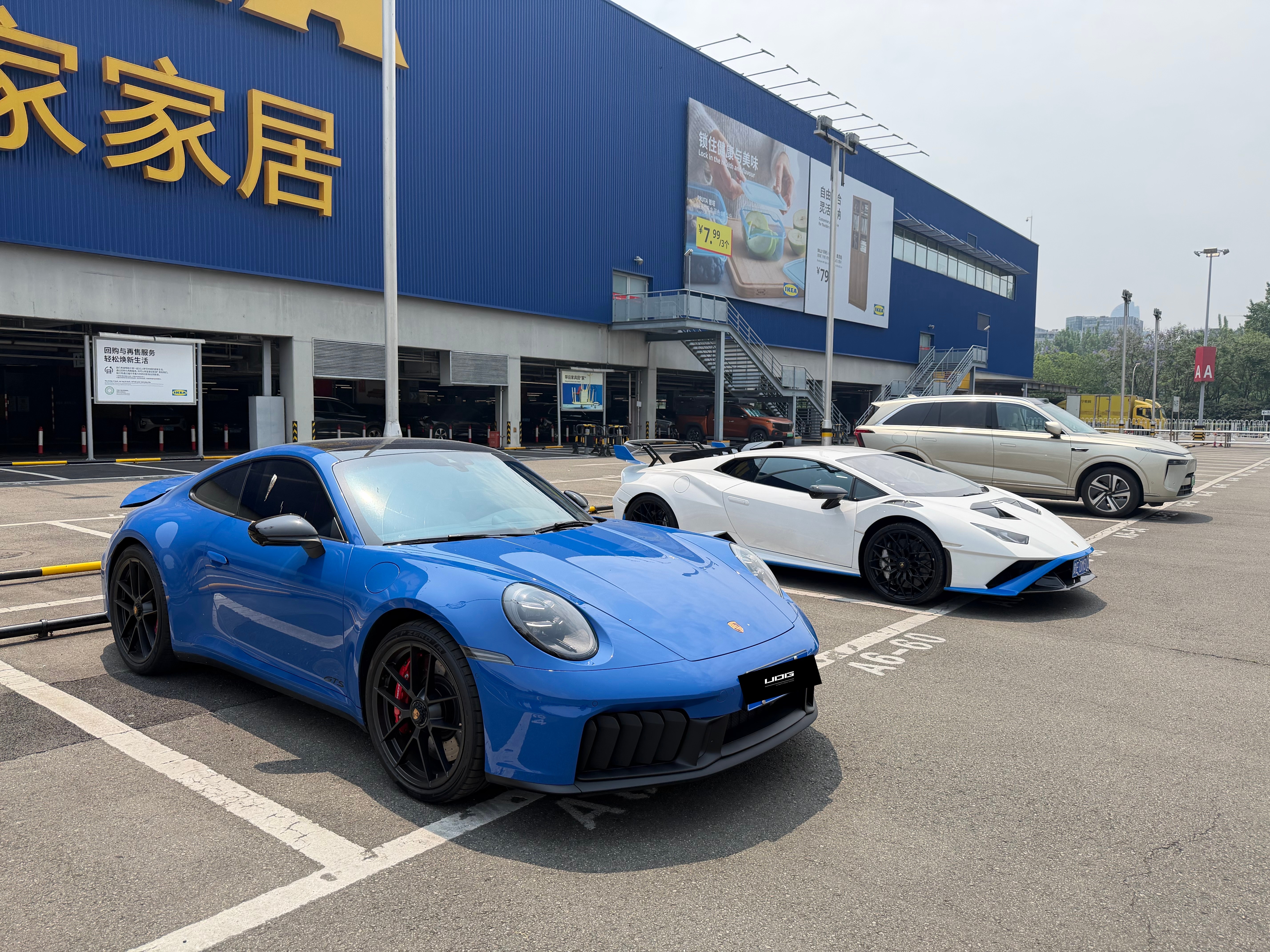 这次出门拿了两台车992.2 GTS 和   兰博基尼 STO 明天回厦门，提 