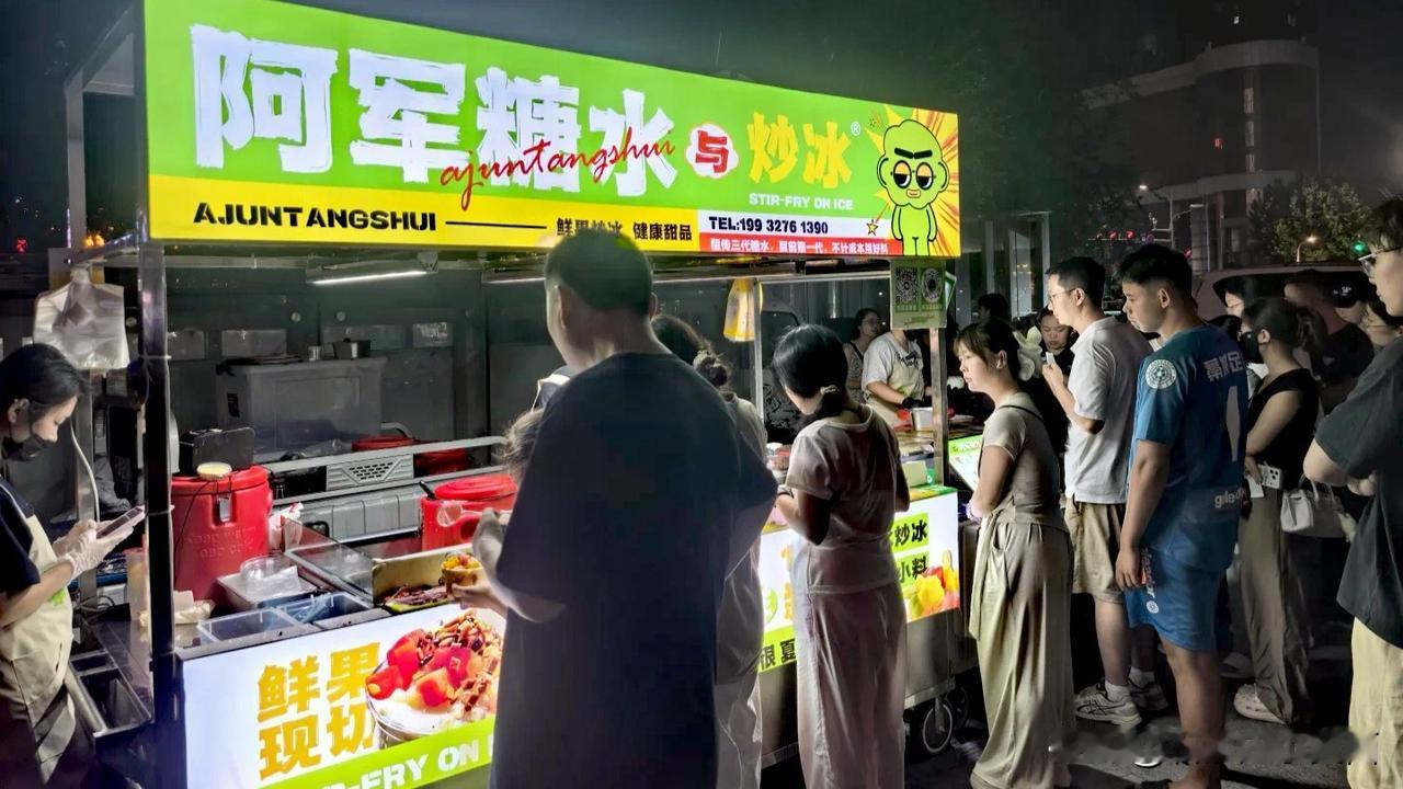 入夏之后，石家庄的夏夜夜市遍地开花，益庄广场夜市一直是本地热度很高的去处。网上短