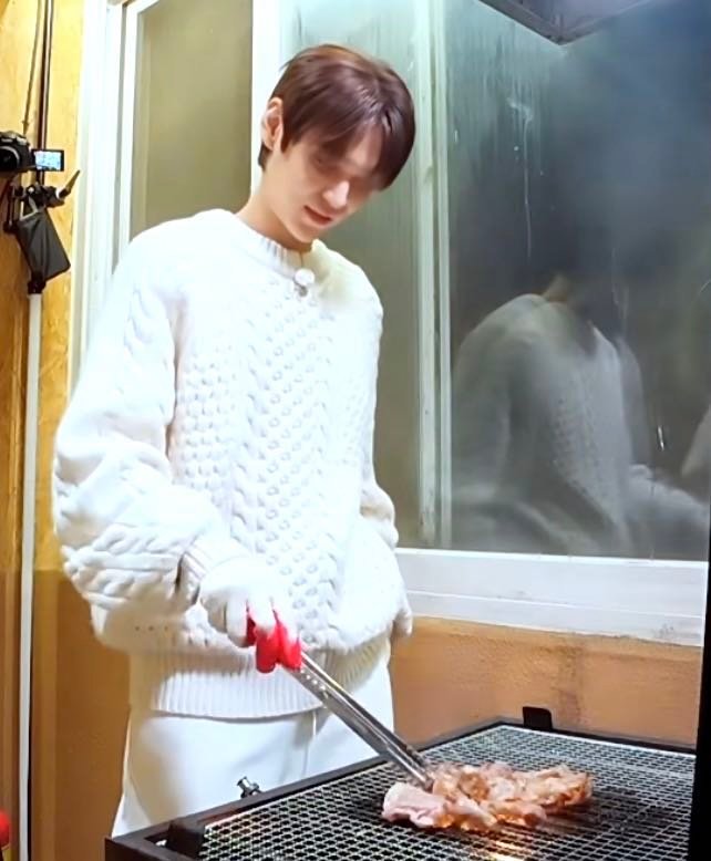 【🪑】遇到单手插兜做饭还会顾及你逗你笑的送银说就嫁了吧 