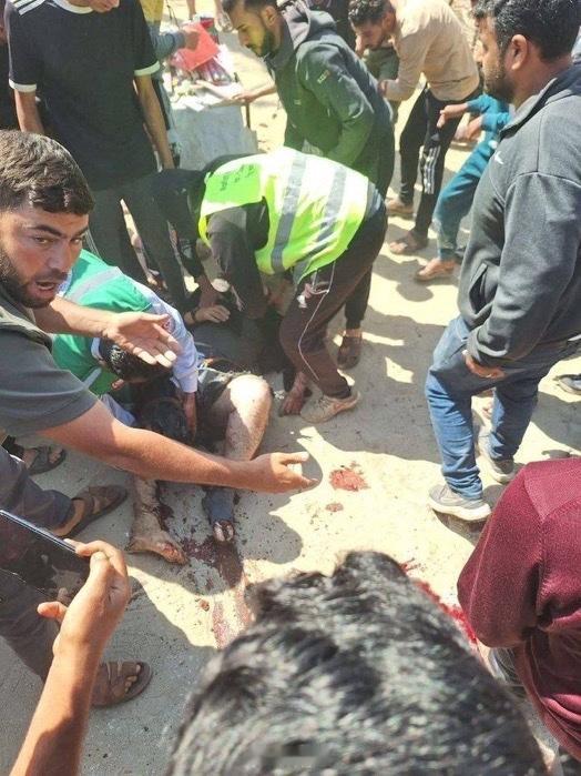 以色列重启了针对加沙的袭击行动重大消息：以色列无人机袭击了加沙中部的阿克萨医院，