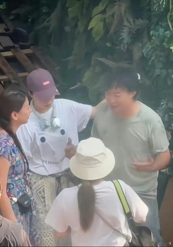 陈奕迅时隔八年再次拍电影，出演著名美术指导张蚊的首部作品《不得不 好 死》，编剧