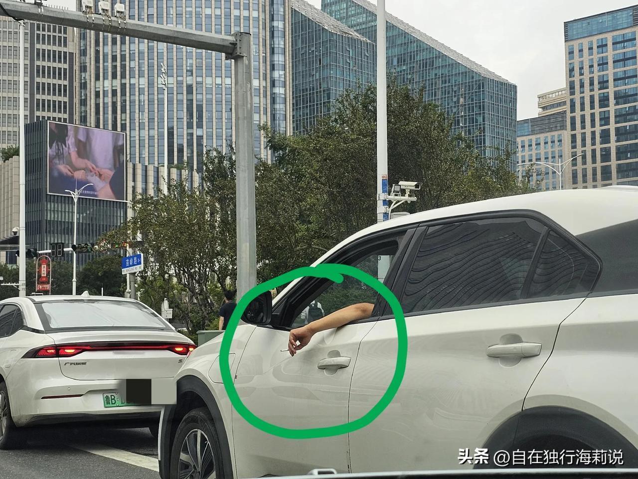  这种，十个有十个都会把未熄灭的烟蒂扔出窗外，素质文明进步空间很大的。