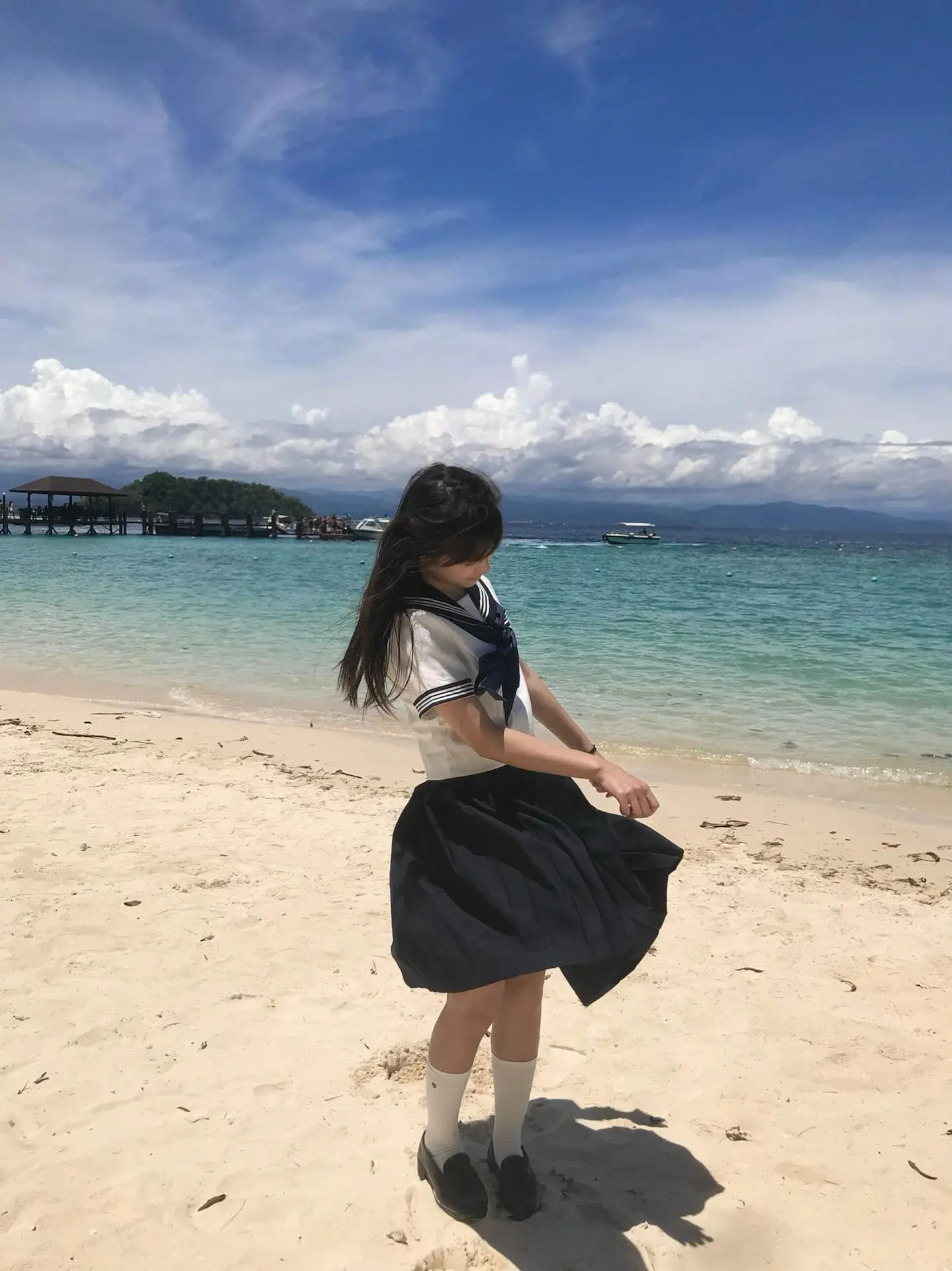 海与水手服。