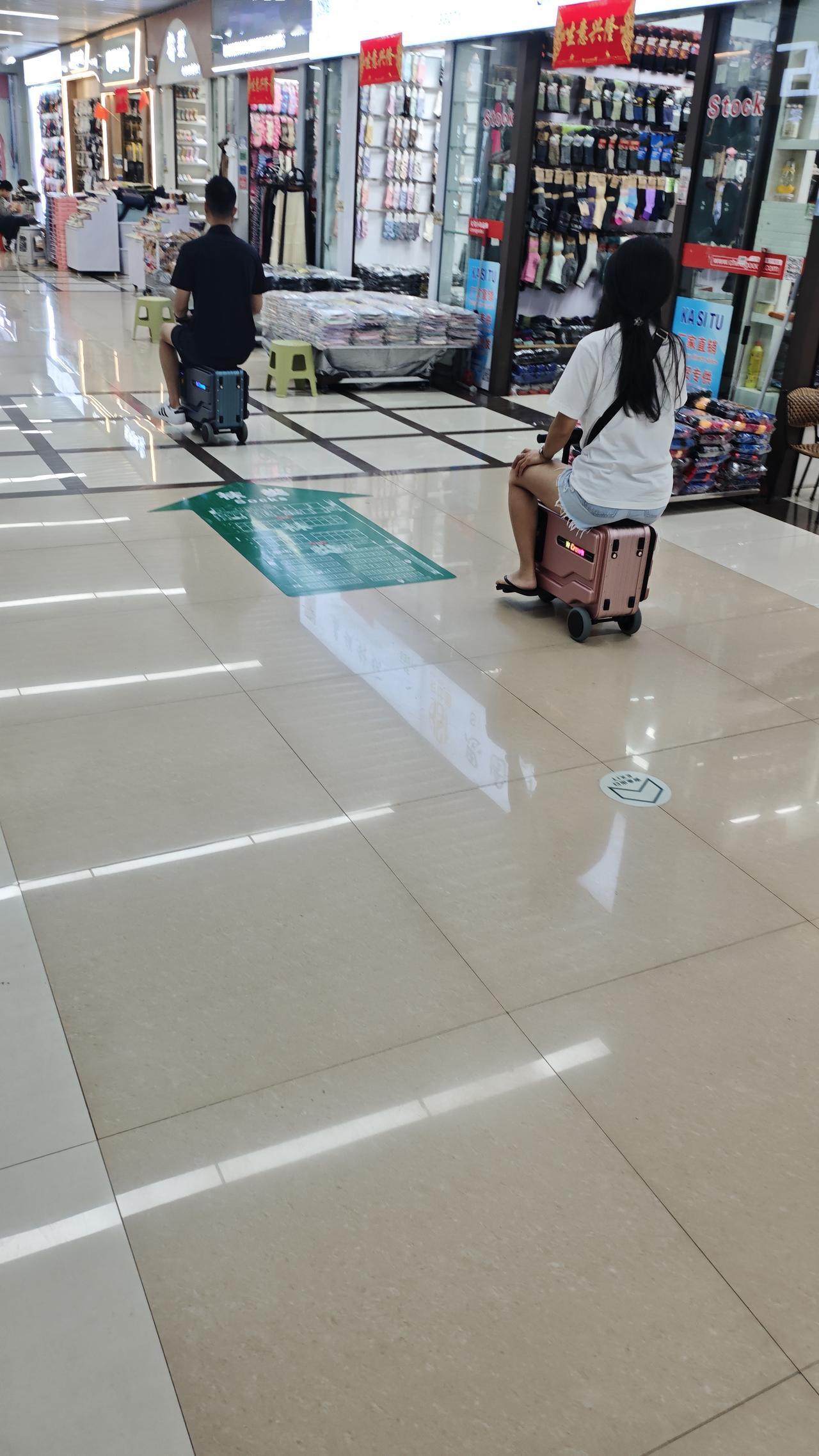 以前觉得用这个东西的人太矫情，而当你在义乌国际商贸城这样的地方逛一天的时候，会感