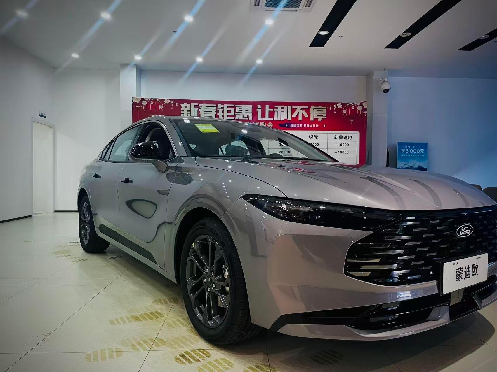 车里那块1.1米的大联屏太震撼了，看导航特清楚，副驾还能单独看电影，科技感和实用