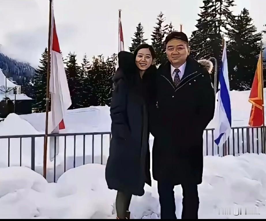 选择强哥，章泽天真是独具慧眼。
站在巨人肩膀上，她也成了全中国最幸福的女人。