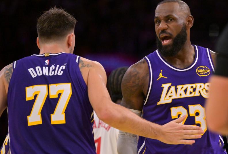 夸梅·布朗在自己的频道《夸梅·布朗的水货生活》中谈到了湖人防守。夸梅表示：“卢卡