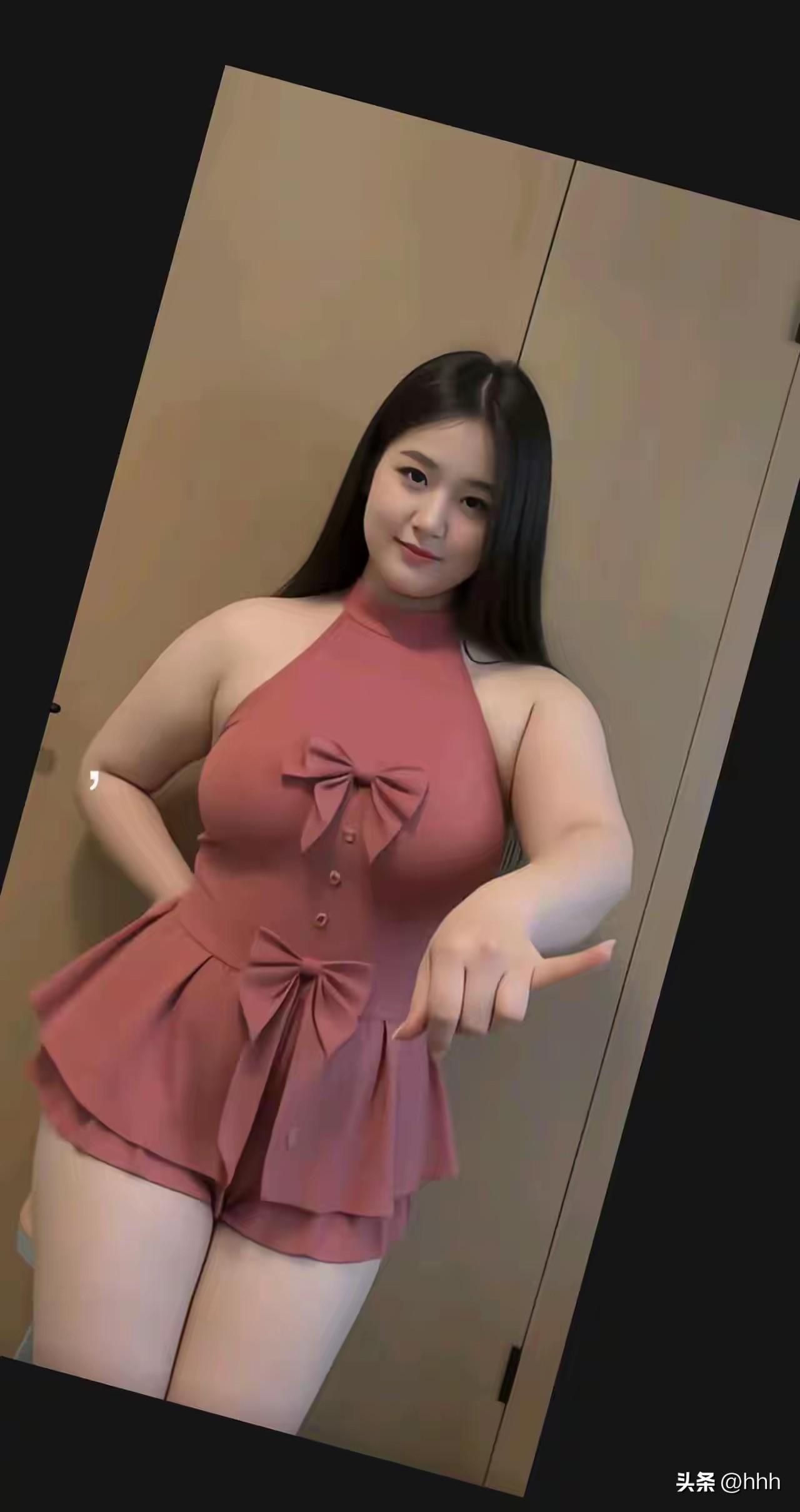 甜美少女风穿搭，粉色蝴蝶结吊带裙，元气满满！💖👗💃