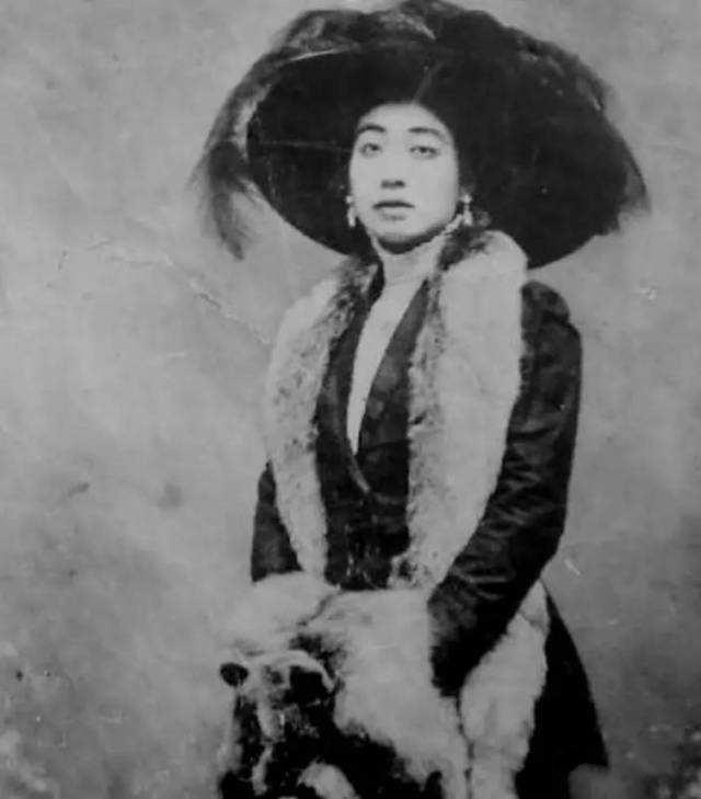 南派乾旦革新先锋冯子和，改良京剧的一代先行者
 
冯子和（1888年-1942年