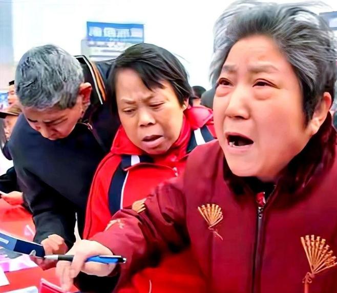 [月亮]除了毒鸡爪，这些骗局专坑普通人，家长们必看！


315晚会不仅揭开了毒