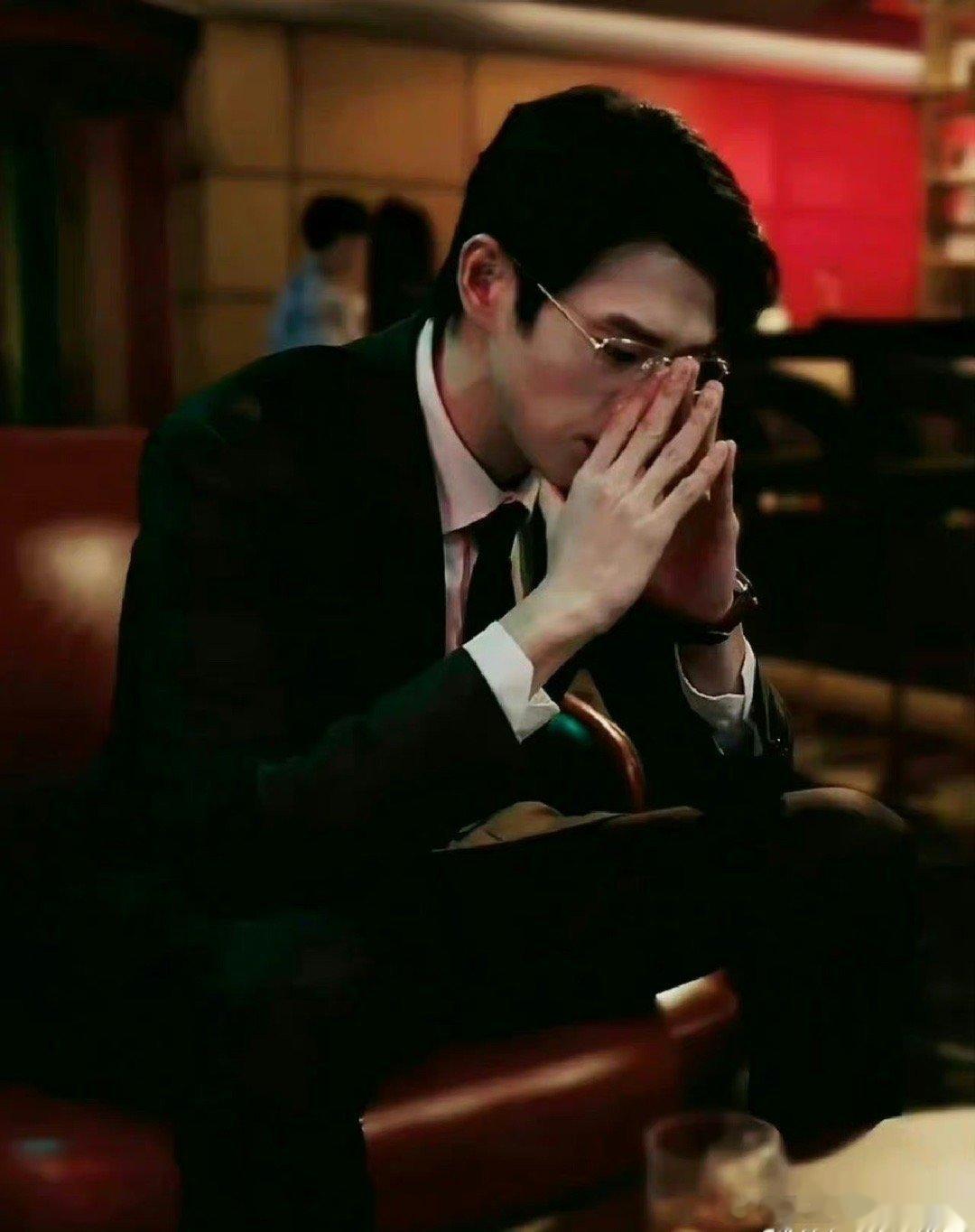 #魏大勋为拍孟宴臣预留了5个月的档期##魏大勋现象级的爆#  孟宴臣的痛我承受不