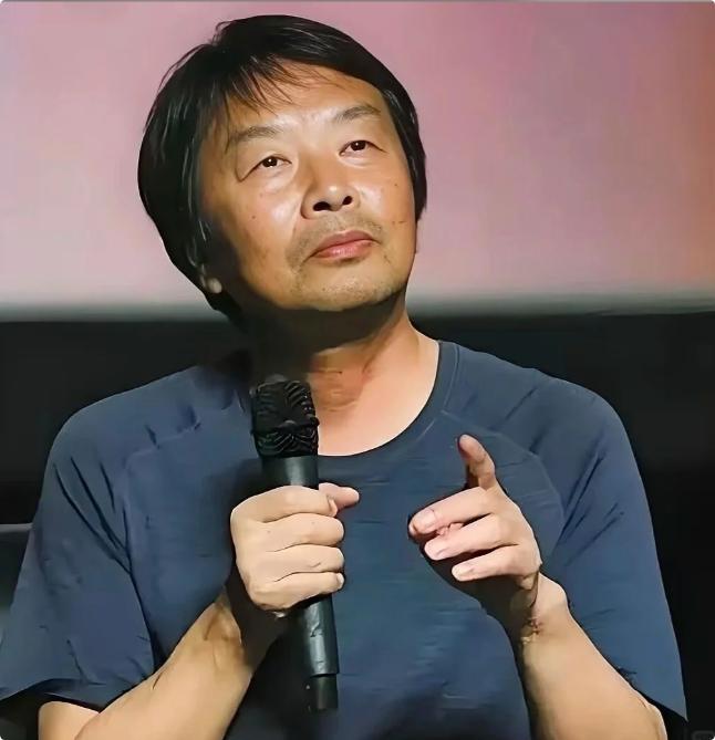 刘震云说："一个家庭，如果妻子动不动就烦躁、内耗、乱发脾气，不是因为她性格不好，