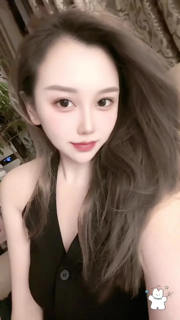 惊恐的眼神 我家的小寄居蟹蟹越狱跑出来了