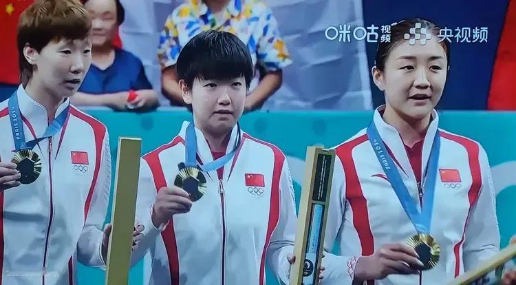 中国体育代表团在本届奥运会共获得40枚金牌，和美国代表队并列第一。美国代表队奖牌