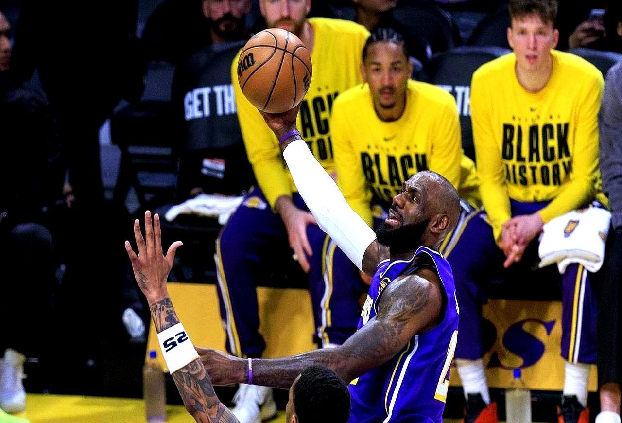 50000分。篮球史上就他一个人，后面的人连影子都看不到。
 
就在前几天，一个