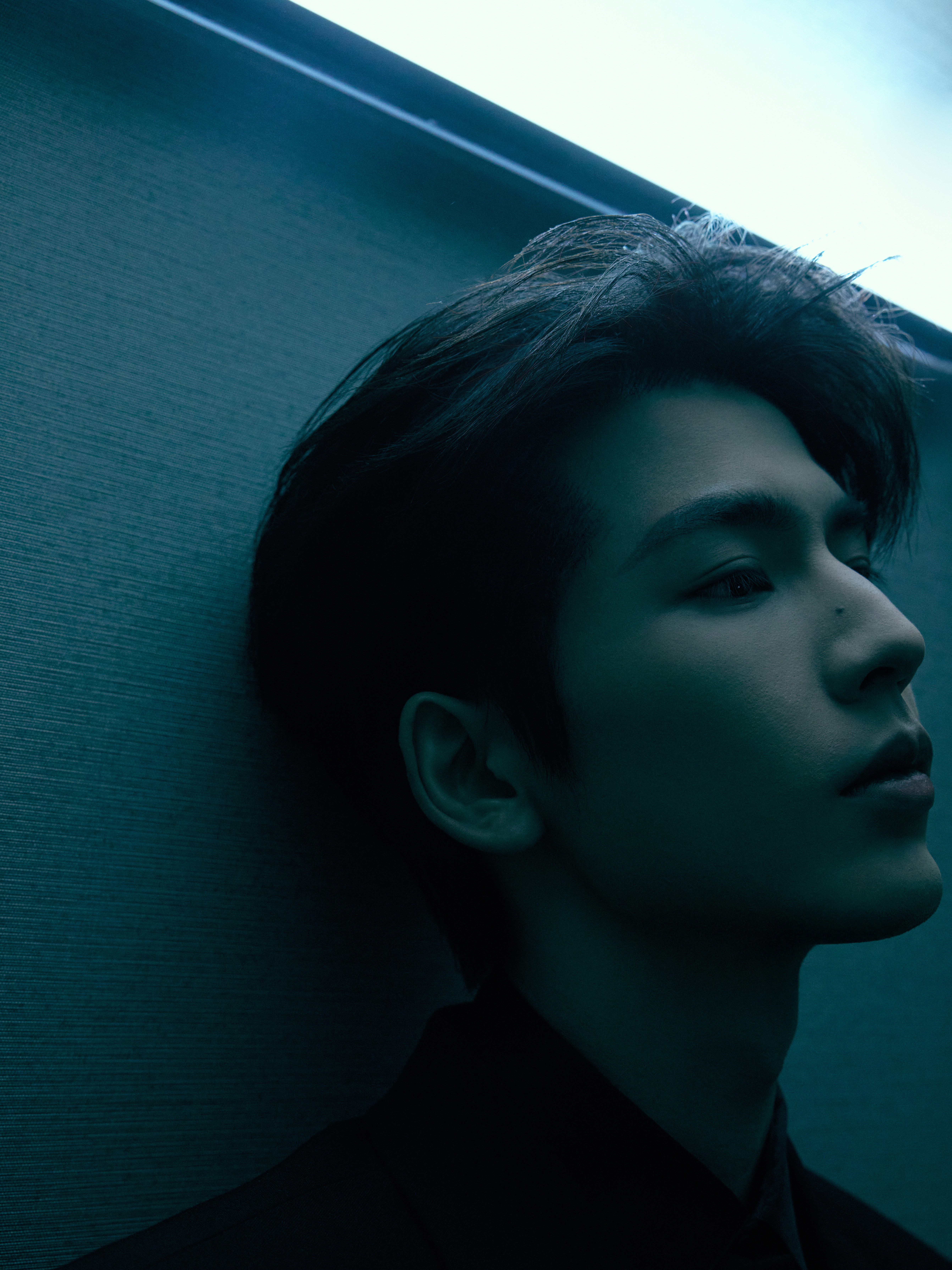 张凌赫 × 2025爱奇艺尖叫之夜 今晚尖叫之夜造型大片发布，身着Dries V