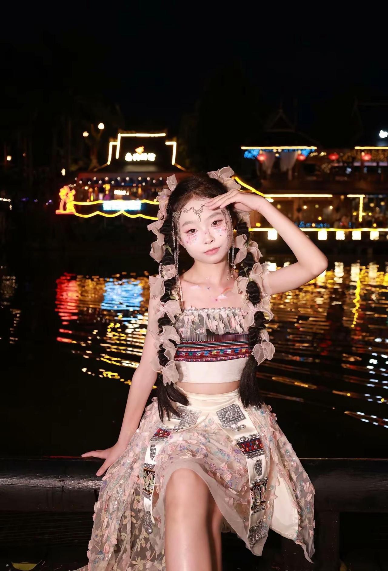 闺女还有几个月，爸爸妈妈希望你能够全力以赴，不负韶华，考上自己理想高中。