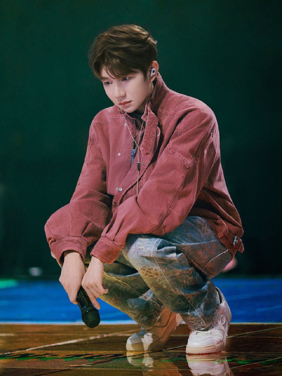 王源跨年晚会彩排出图 超级期待今晚的爱豆源源了