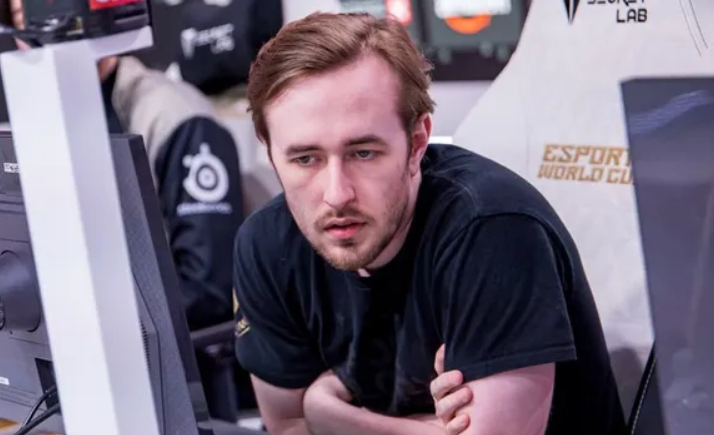 CCNC聊北美刀塔复兴无望，因为刀塔在那儿完全没有群众基础，再加上一些赞助及生活