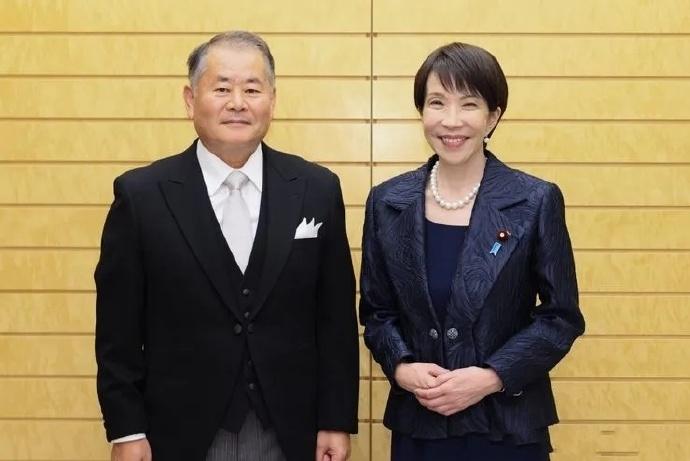 又和日本首相有关，还和高市早苗是亲信！
12月25日，媒体又传来关于高市早苗的新