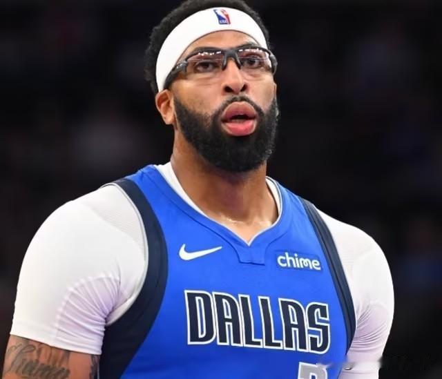 眉被交易时，自己和经纪人毫不知情？
据ESPN名记麦克马洪最新爆料：
独行侠和奇