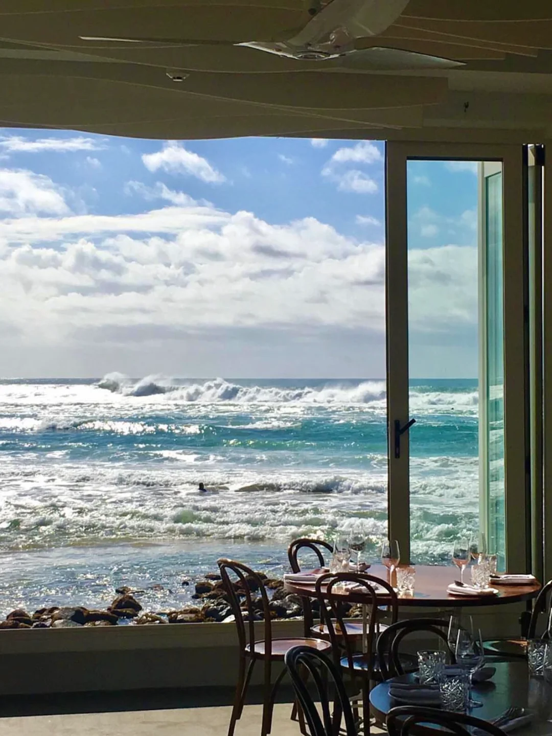 澳大利亚黄金海岸🌊边听海浪的声音边用餐！