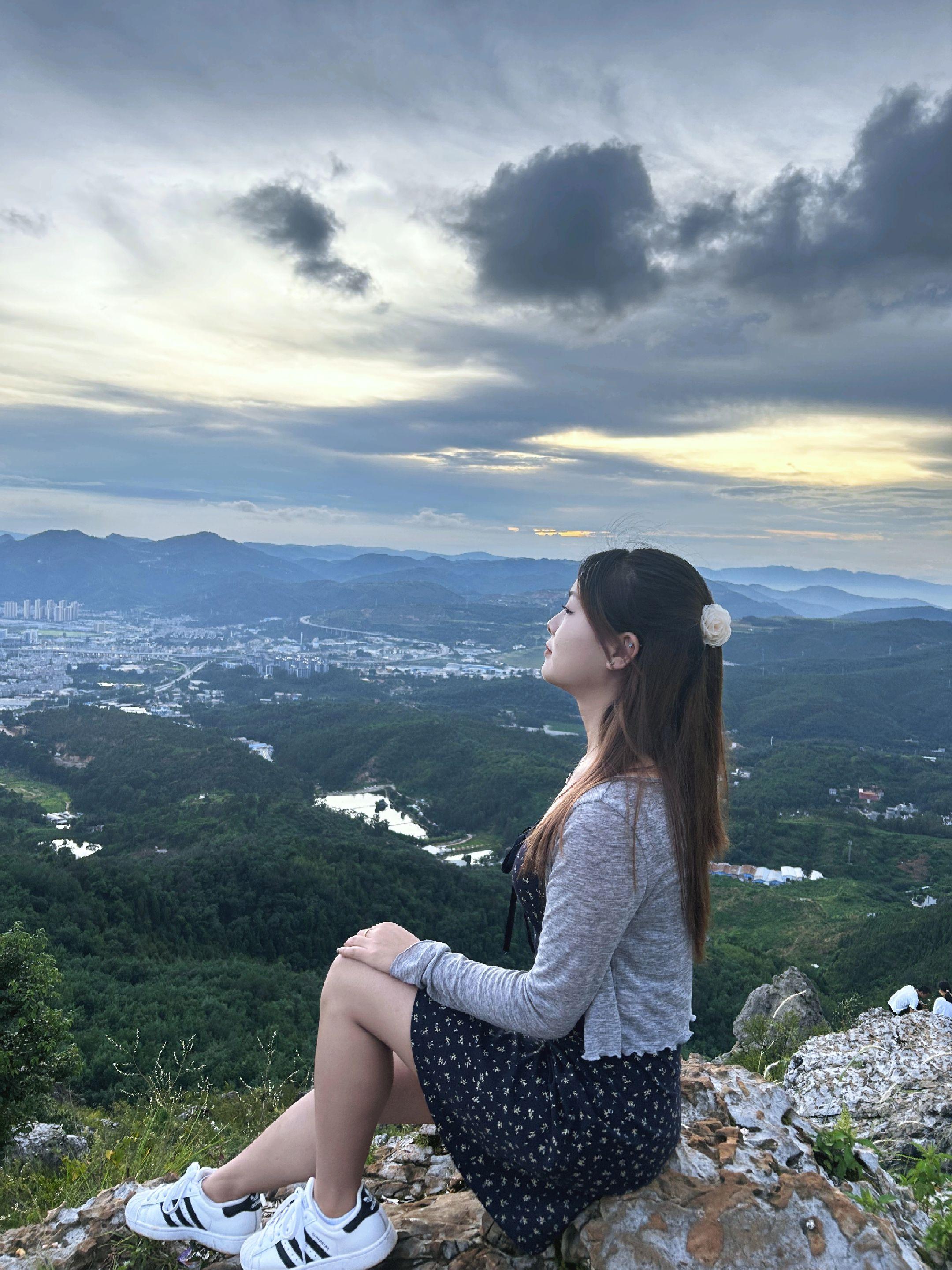 青春没有售价 疯狂就在当下 山不见我，我自去看⛰