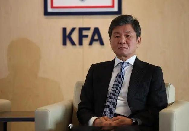 #韩国足协主席称中国优秀球员无法被选拔# 在面对议员关于“中国有13亿人口，为什