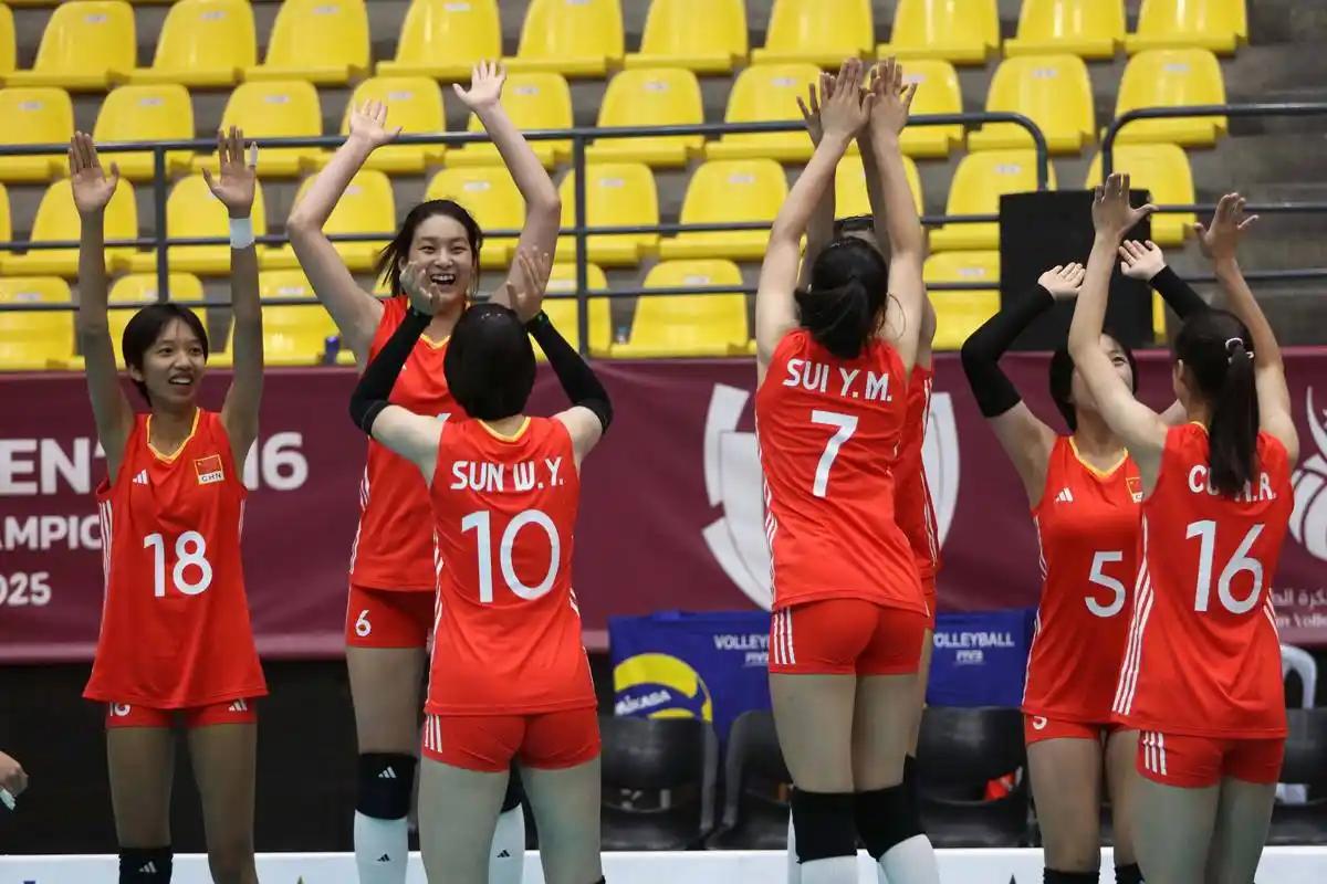 8月12日，U17女排世锦赛传来最新战报！卫冕冠军中国女排3-0干脆利落拿下秘鲁