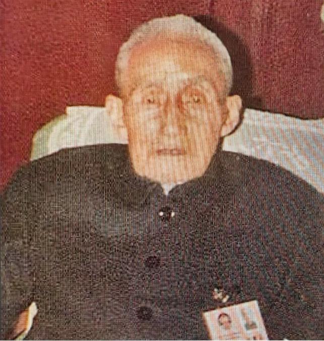 1949年，荆门战役中，国军军长被包围，可他却放弃了突围的机会，部下不理解，他解