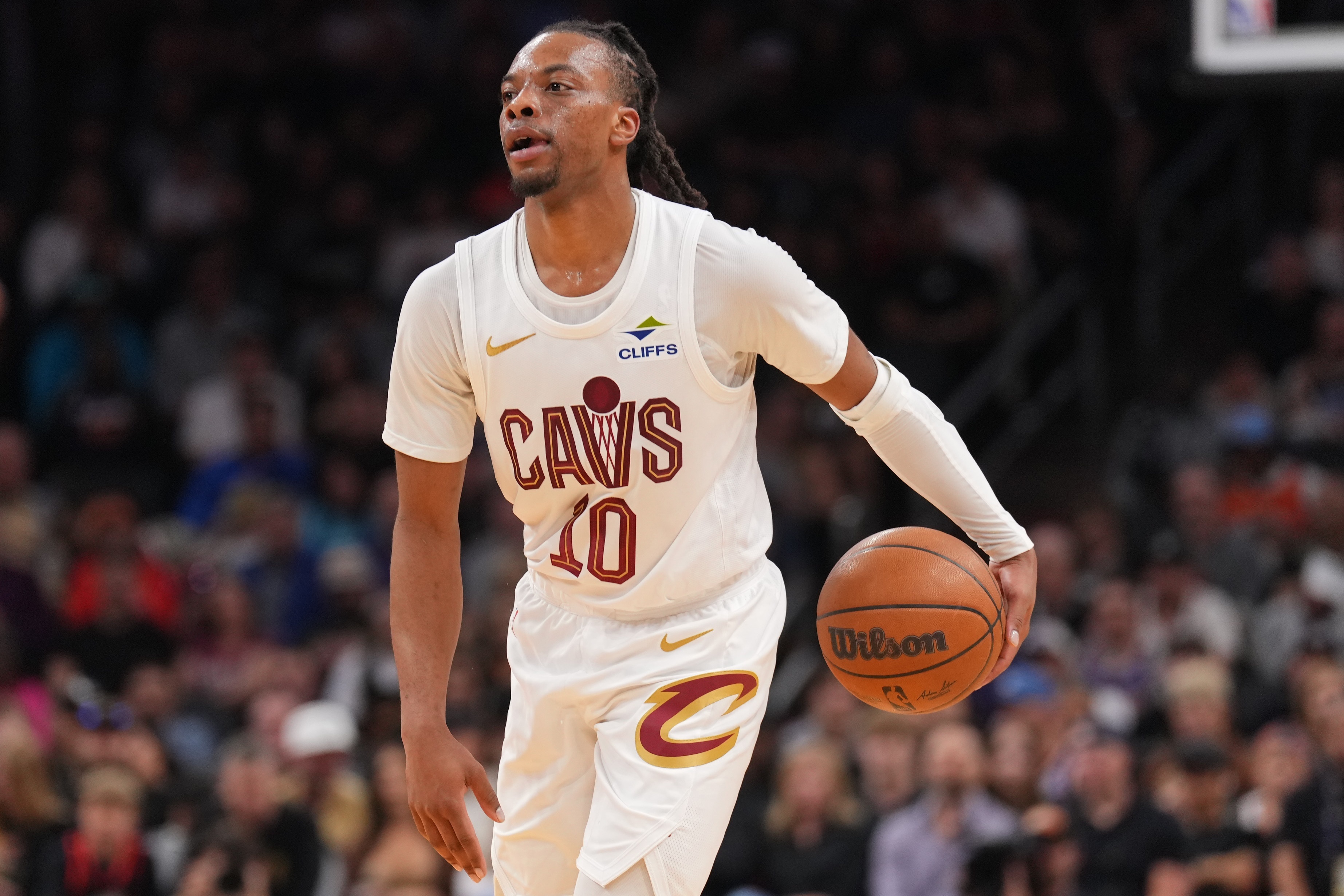 Grant Afseth报道，消息人士透露，国王有意引进加兰或特雷杨。nba休赛