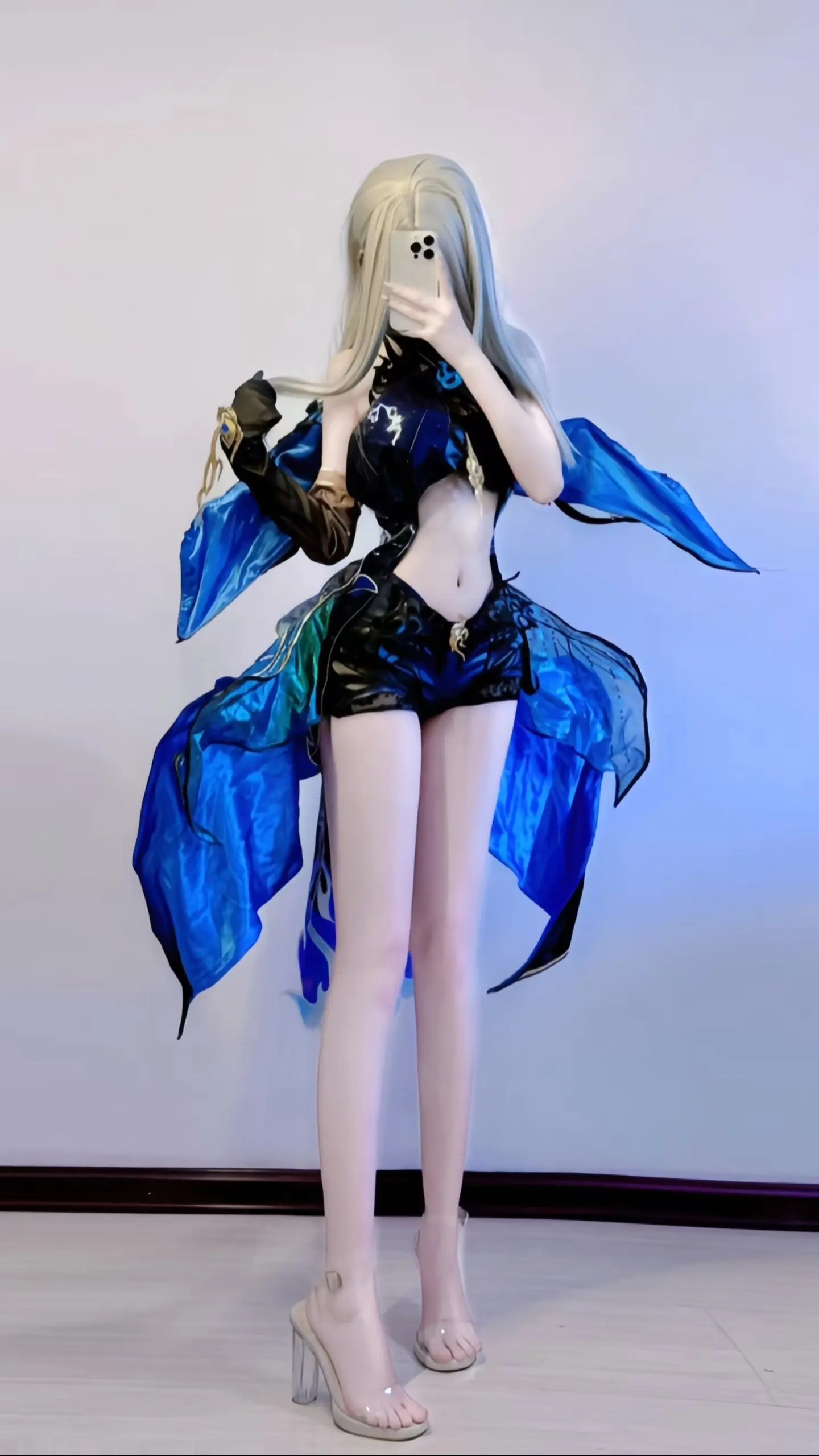 cos  永劫无间 季莹莹 季莹莹夜魅游莹cos 玩永劫无间的都长什么样