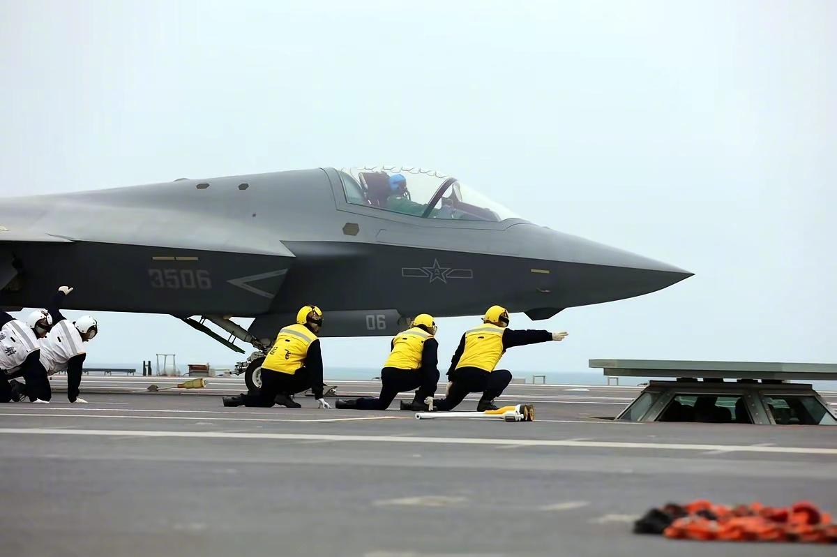 歼-35 VS F-35！

美国军迷管歼-35叫Fit Amy（修身的艾米），