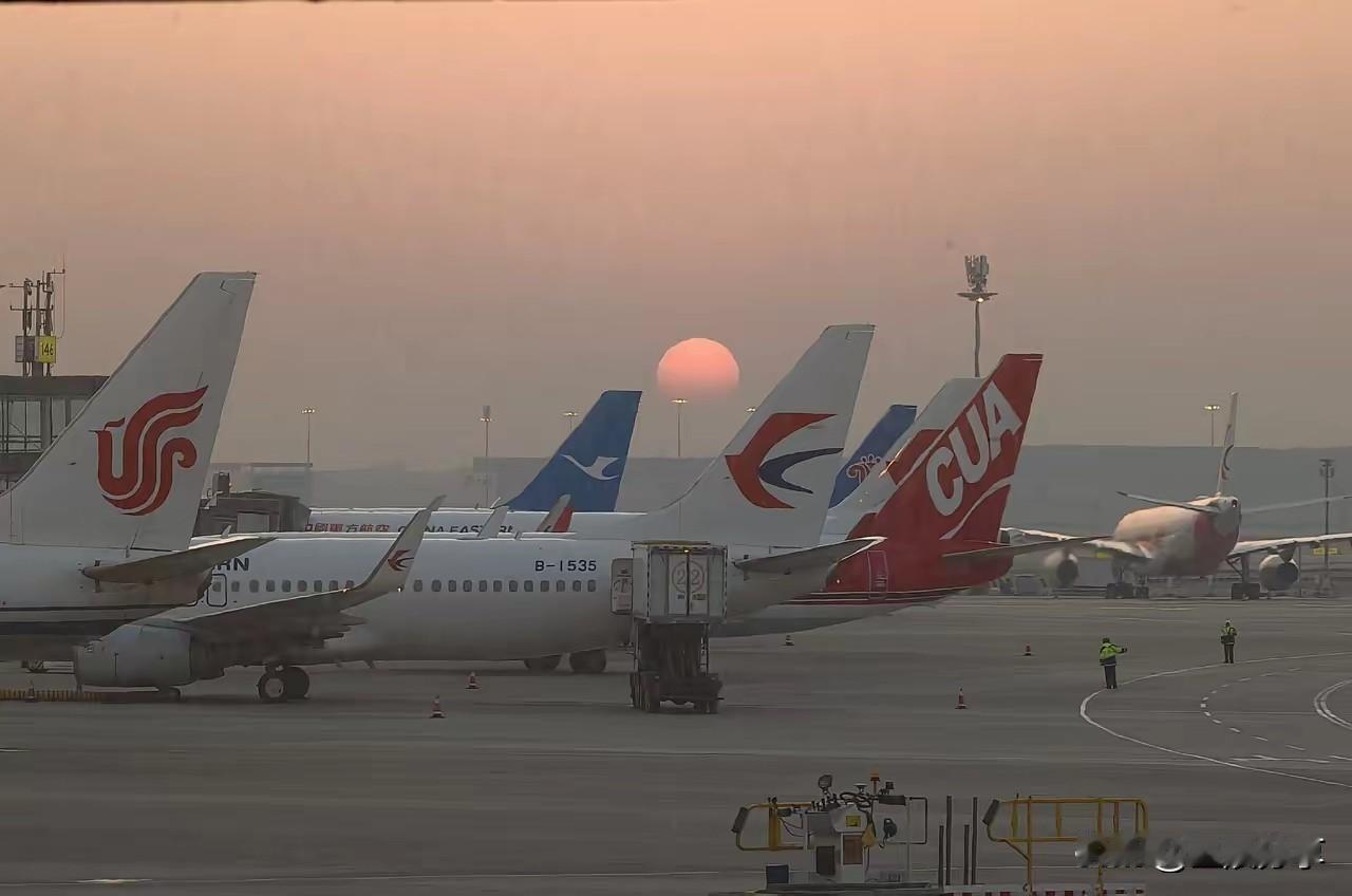 很多人不知道，中国在今年囤积了多少物资，即便这样，还顺差了1.2万亿美元
黄金储