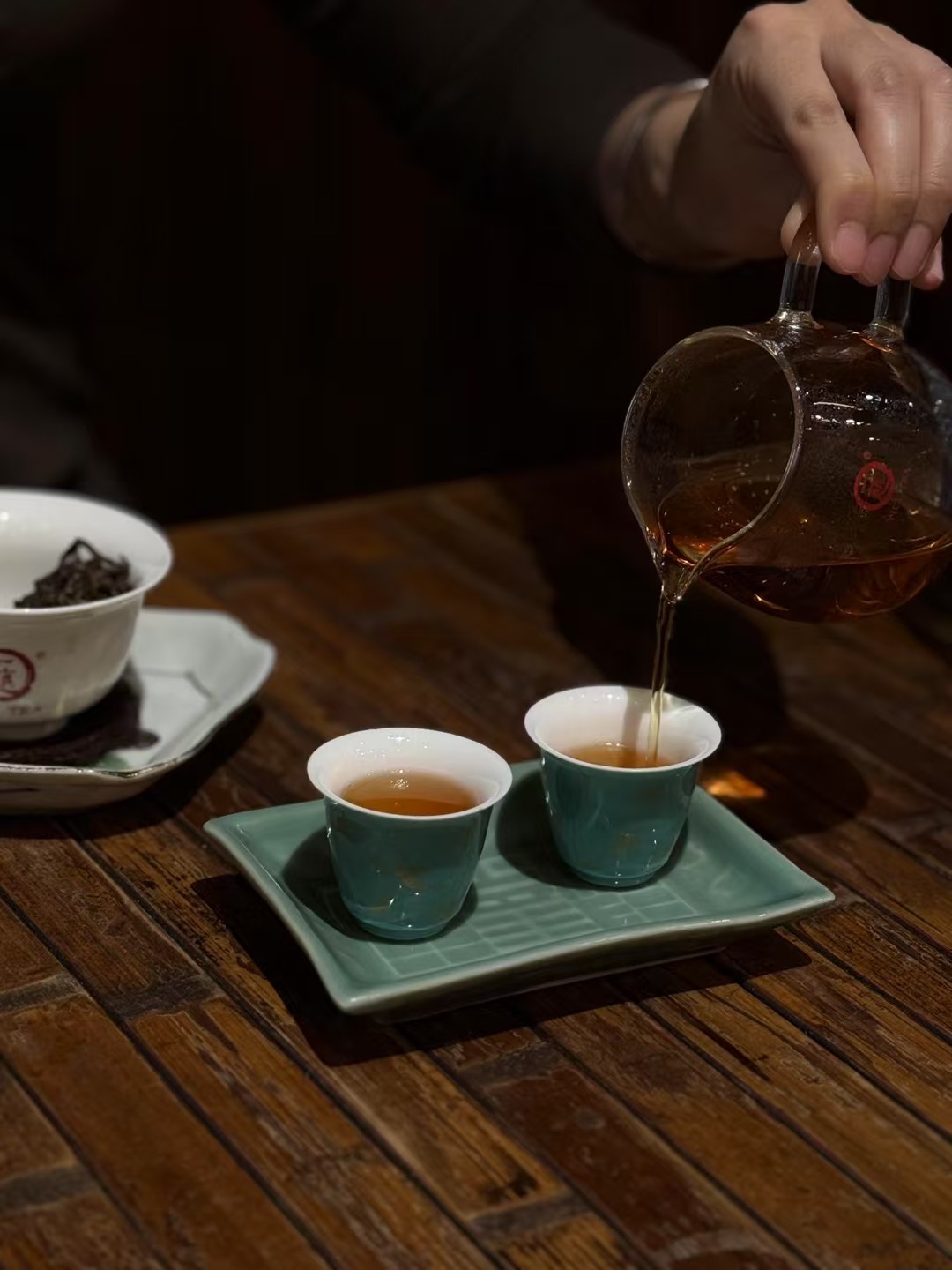 茶道  现在茶的养生功效得到越来越多人的重视，不少人也纷纷加入喝茶养生的大军当中