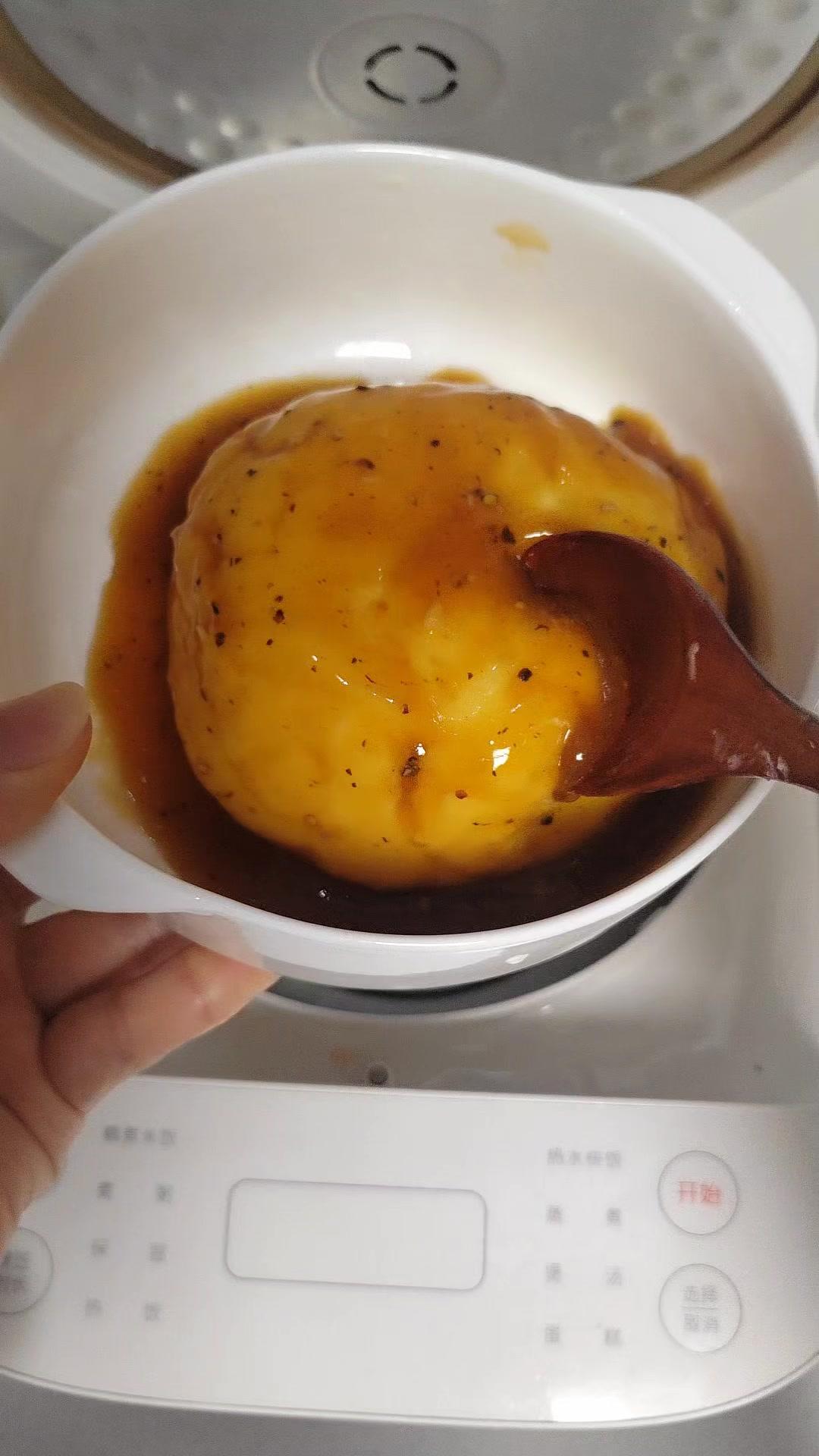 🍚用电饭锅做土豆泥？没想到电饭煲真的能做出这么丝滑的土豆泥！先把土豆洗干净、切