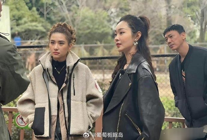 说白了，豪门干金跟明星的区别，大概就在这了。 