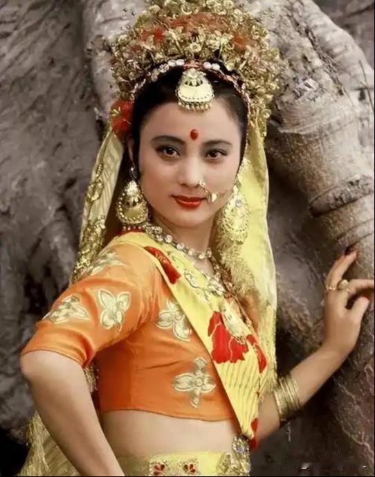 1997年，李玲玉嫁给犹太富豪杰瑞，新婚夜，李玲玉开玩笑地说：“你就不怕我嫁给你