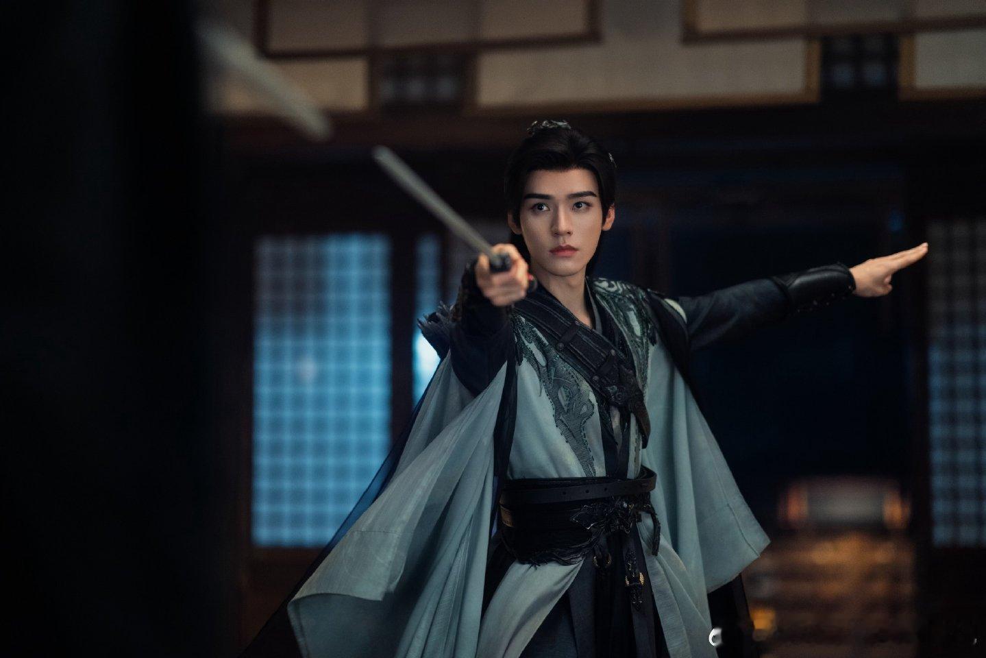 龚俊新剧刷脸养活整个公司龚俊新剧苏暮雨是懂搞钱的！别人搞事业靠实力，他往医馆一站