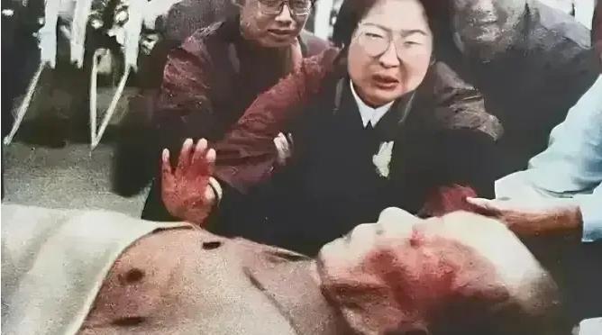 本以为做为一国之“君”的毛主席想见自己的子女岂不是一件很自由的事情?想什么时候见