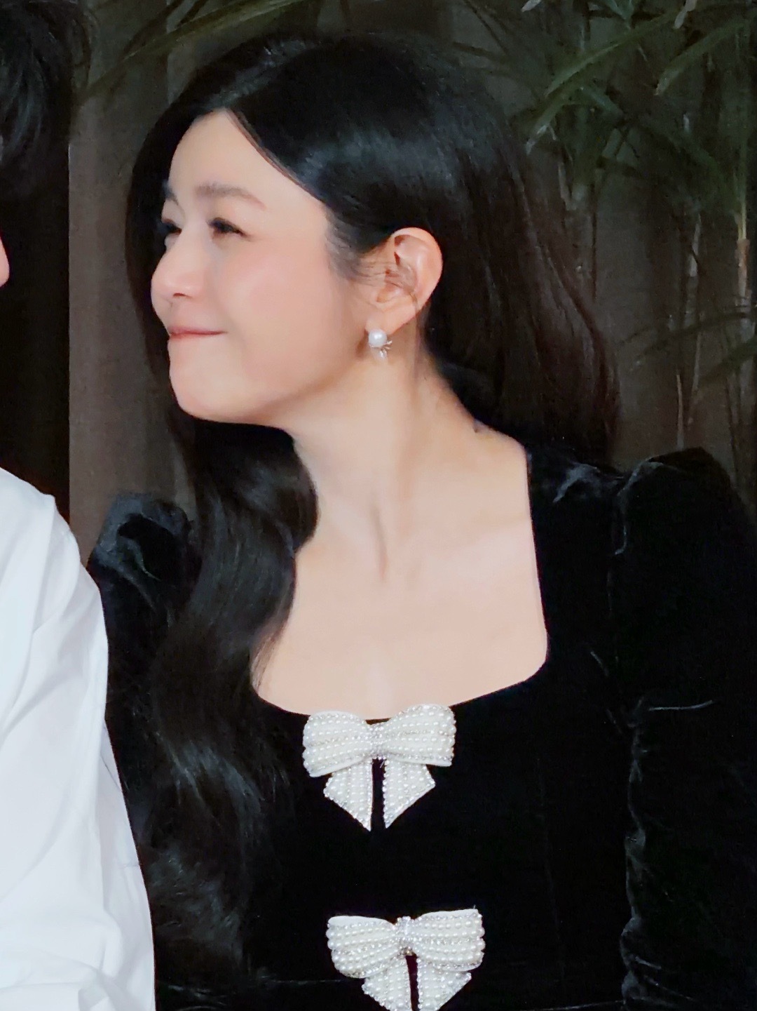 陈妍希甜姐标杆 她重新定义了“甜姐天花板”！陈妍希的甜美，揉合了成熟女性的坚韧内